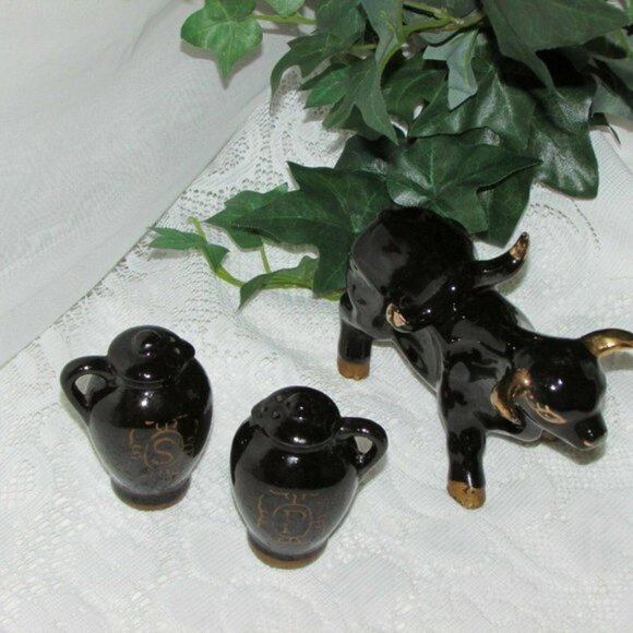 Vintage Salt & Pepper Shakers 3 pc Set Ox & Jugs Cow Bull - Picture 7 of 10